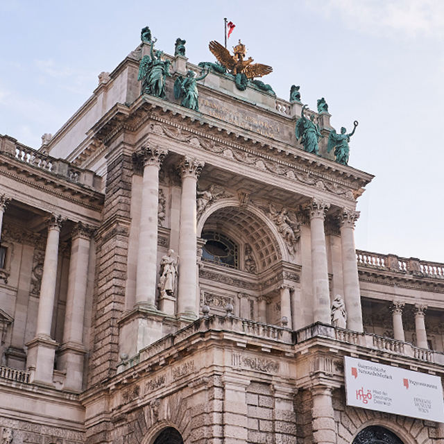 <p>IMPERIAL PALACE<br /> VIENNA</p>